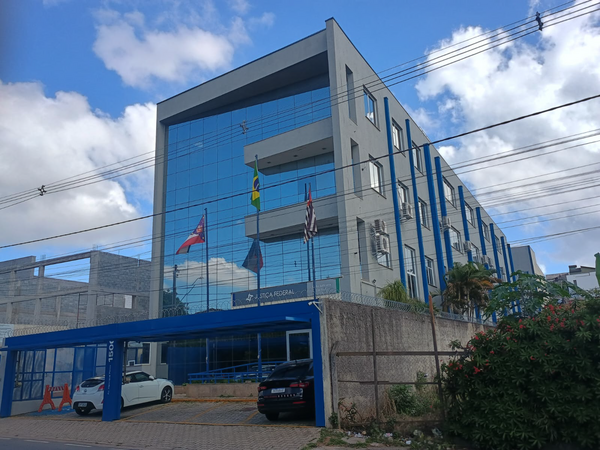 Vista Frontal do prédio